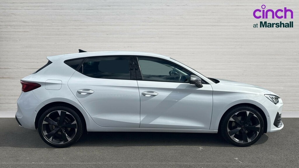 Cupra Leon Leon 1.5 Etsi V1 Dsg KY23WDV White #2