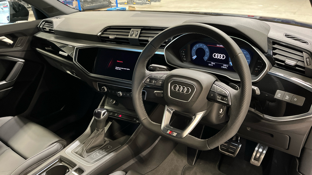 Audi Q3 Q3 35 Tfsi Black Edition S Tronic 20 Alloy LX75OYS Blue #6
