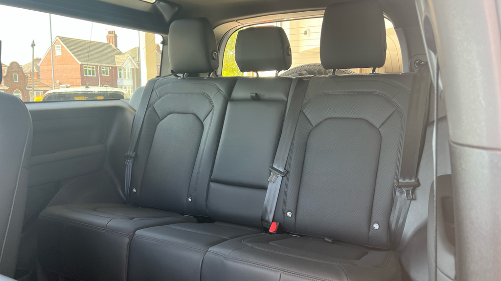 Land Rover Defender 90 Defender 3.0 D250 X-dynamic Se 90 FP25ERJ White #4