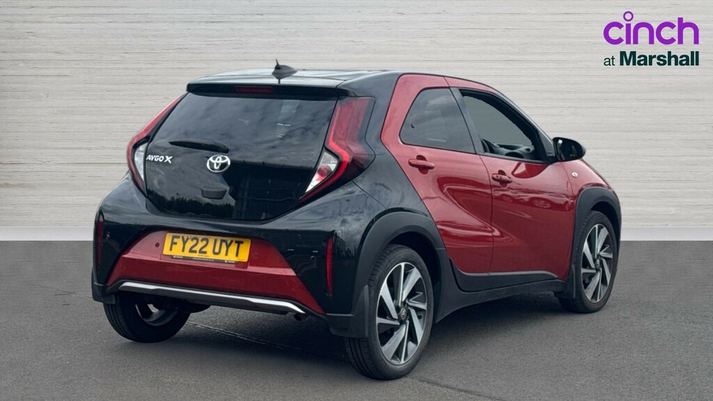 Toyota Aygo X Aygo X 1.0 Vvt-i Exclusive FY22UYT Red #3