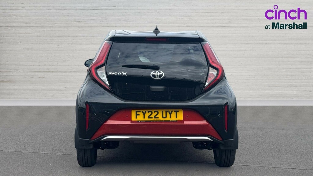 Toyota Aygo X Aygo X 1.0 Vvt-i Exclusive FY22UYT Red #4
