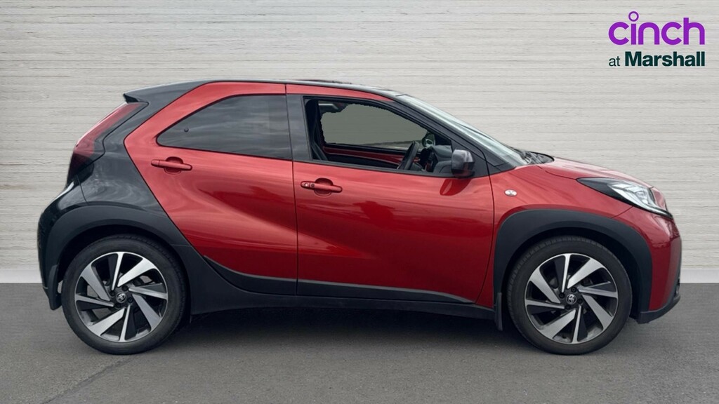 Toyota Aygo X Aygo X 1.0 Vvt-i Exclusive FY22UYT Red #2