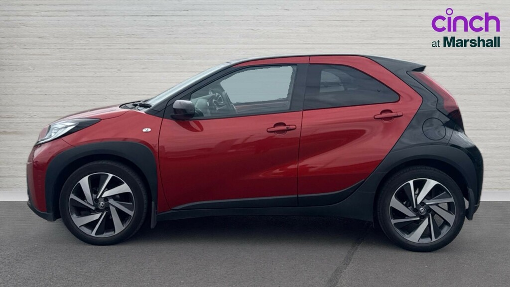 Toyota Aygo X Aygo X 1.0 Vvt-i Exclusive FY22UYT Red #6