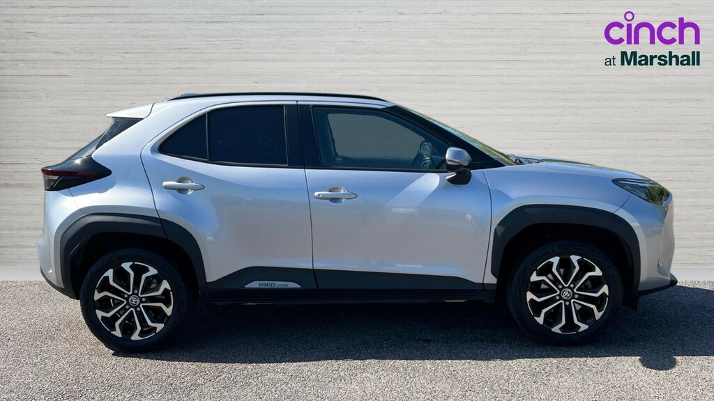 Toyota Yaris Cross Yaris Cross 1.5 Hybrid Design Cvt FG73NZC Silver #2