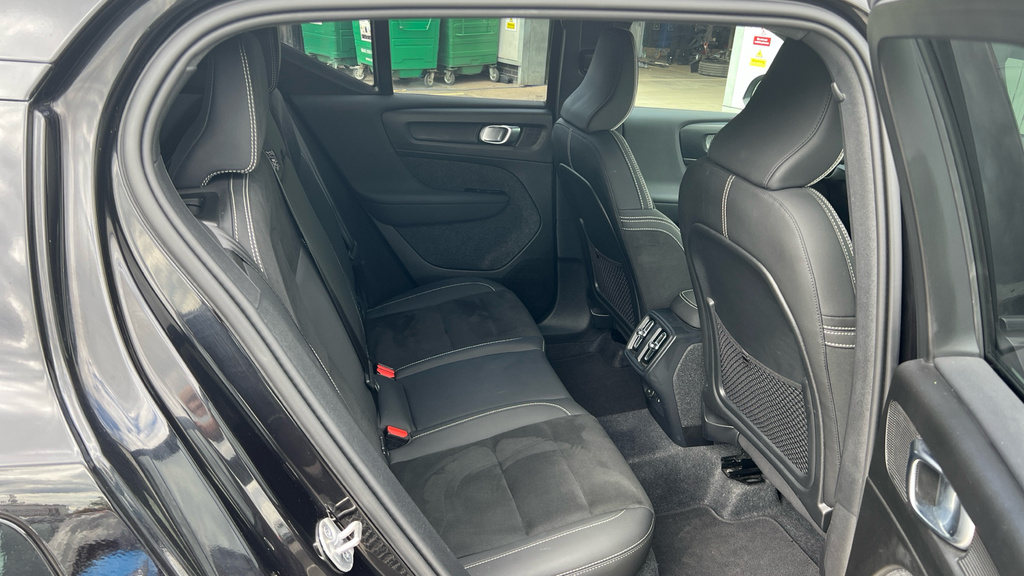 Volvo XC40 Xc40 2.0 B4p Plus Black Edition WF25RFN Black #6