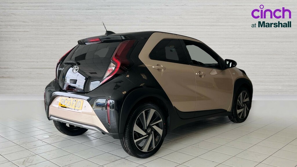 Toyota Aygo X Aygo X 1.0 Vvt-i Exclusive GK23FUO Beige #3