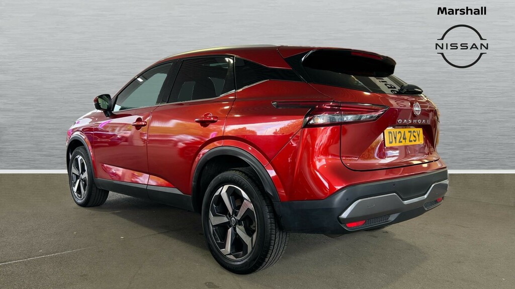 Nissan Qashqai Qashqai 1.3 Dig-t Mh 158 N-connecta Xtronic DV24ZSY Red #2