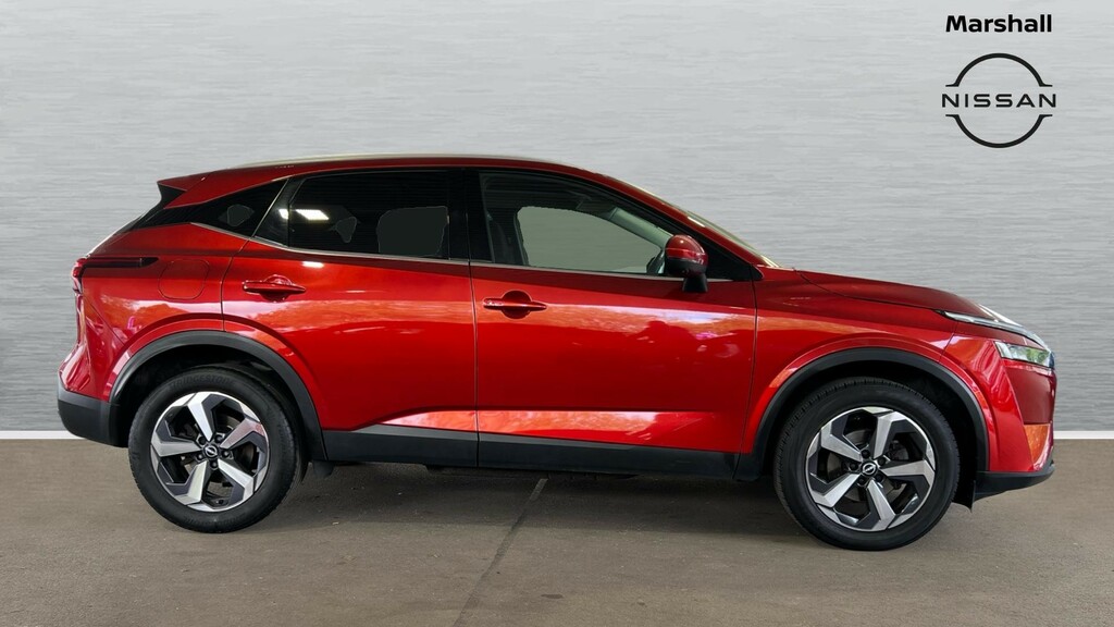 Nissan Qashqai Qashqai 1.3 Dig-t Mh 158 N-connecta Xtronic DV24ZSY Red #3
