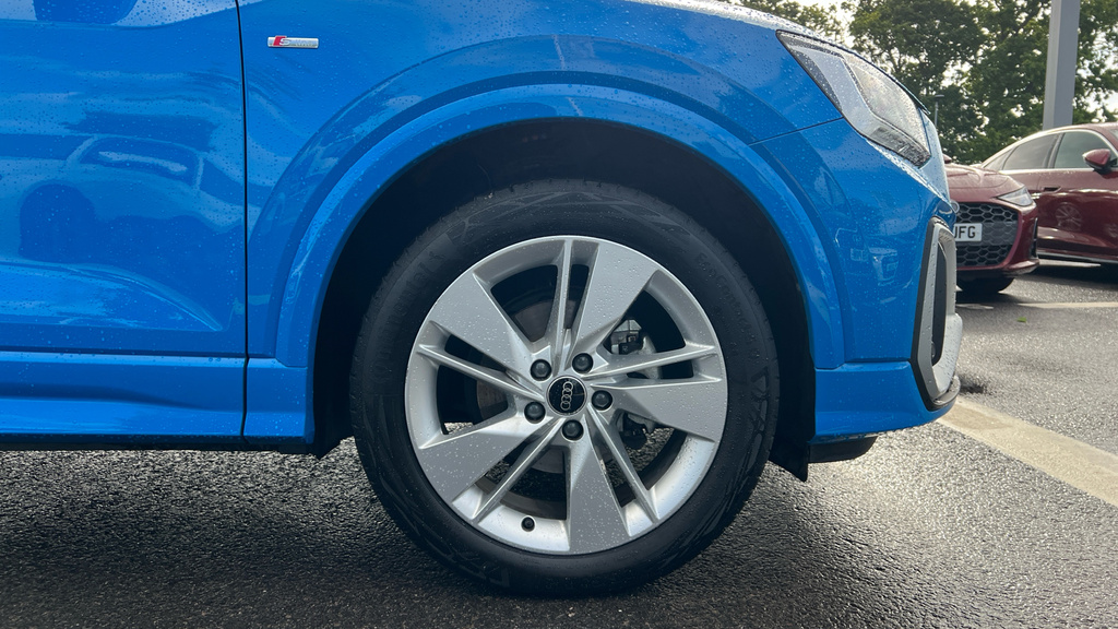 Audi Q2 Q2 35 Tfsi S Line S Tronic WK23XYC Blue #5