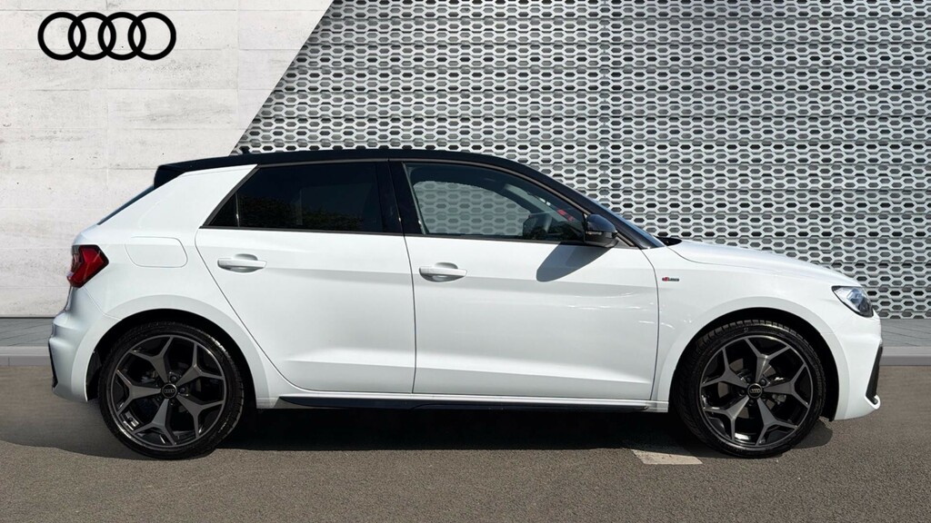 Audi A1 A1 35 Tfsi Black Edition S Tronic GF75KOD Black #4