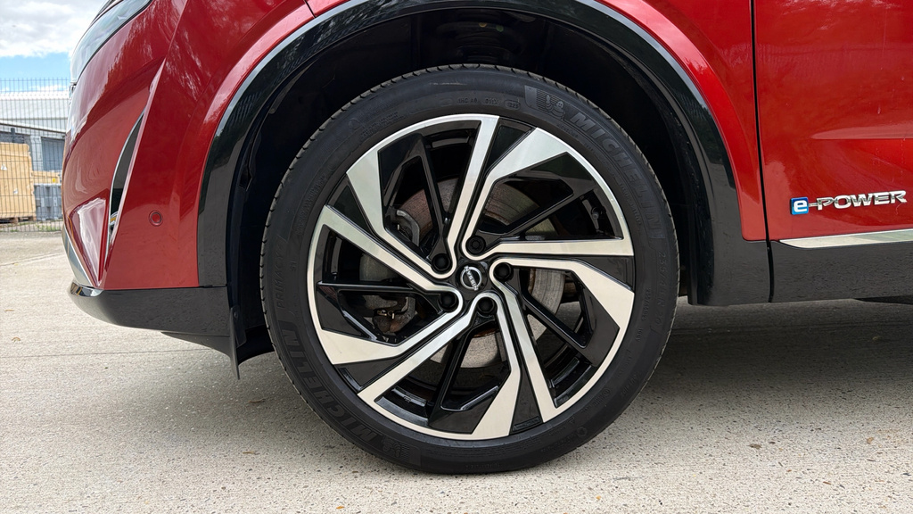 Nissan Qashqai Qashqai 1.5 E-power Tekna OE25TXD Red #4
