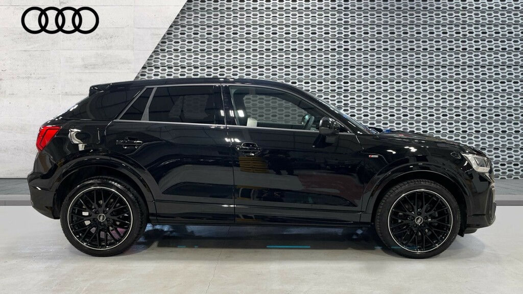 Audi Q2 Q2 35 Tfsi Black Edition S Tronic KJ25XRK Black #4