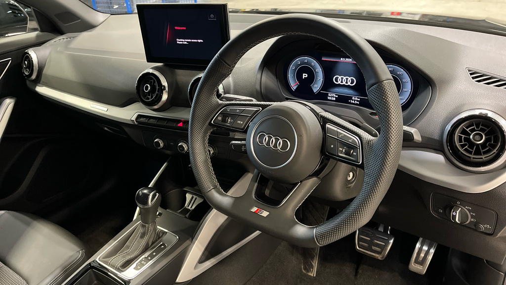Audi Q2 Q2 35 Tfsi Black Edition S Tronic KJ25XRK Black #6