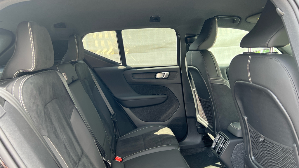 Volvo XC40 Xc40 2.0 B4p Plus Black Edition WJ75XUP Black #6