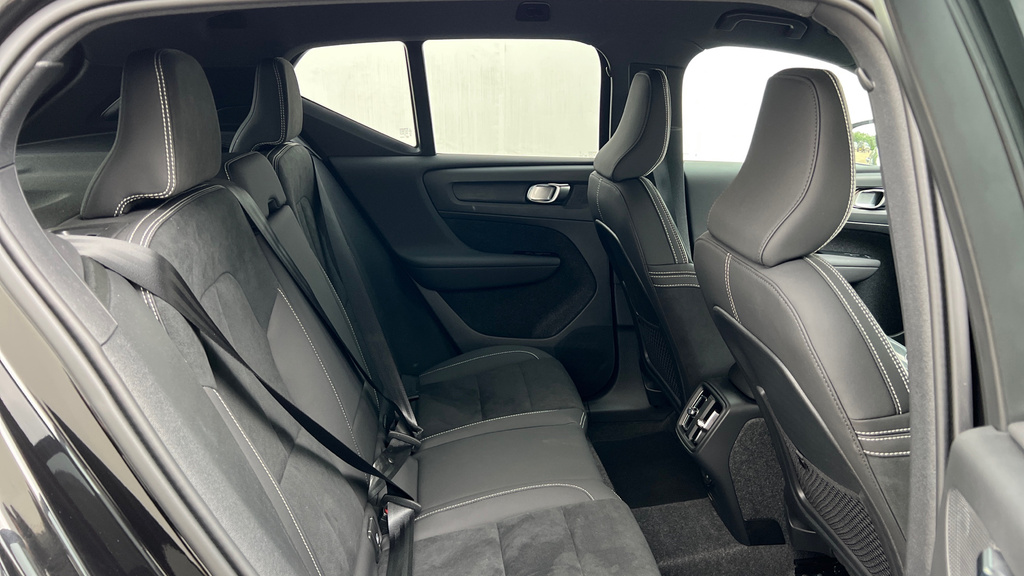 Volvo XC40 Xc40 2.0 B4p Plus Black Edition WF75FLZ Black #6