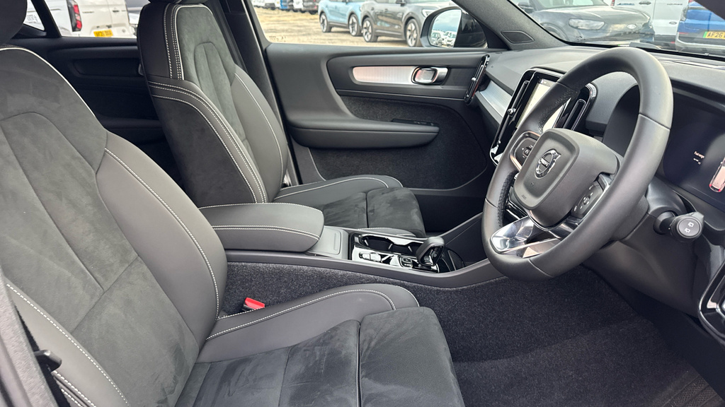 Volvo XC40 Xc40 2.0 B4p Plus Black Edition WD75DKU Black #6