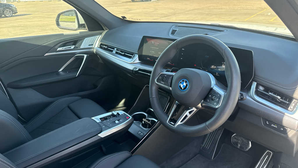 BMW iX1 Ix1 230Kw Xdrive30 M Sport 65Kwh YG75TCZ White #6