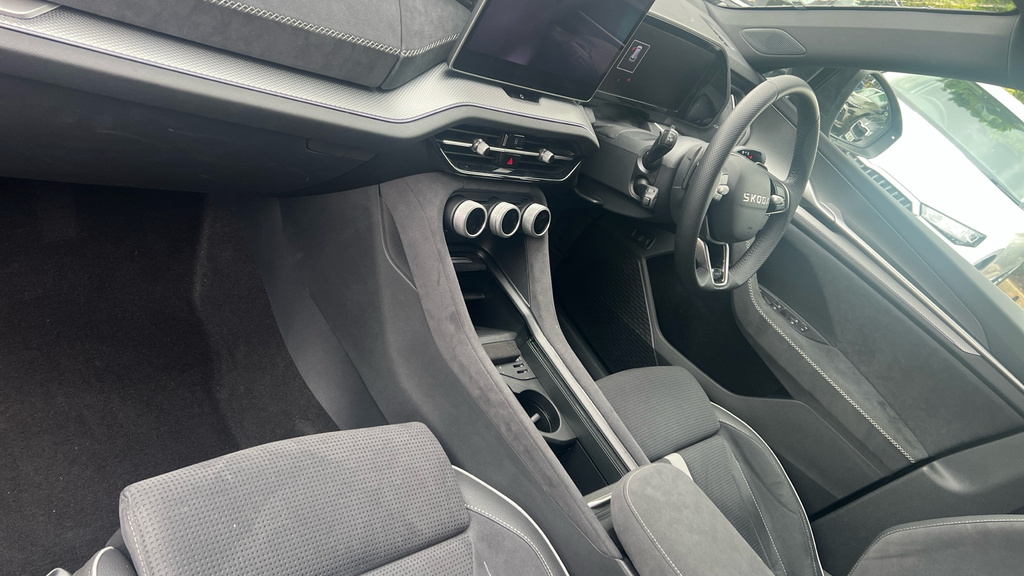 Skoda Kodiaq Kodiaq 2.0 Tdi 193 Sportline 4X4 Dsg 7 Seat KN75XGU Grey #2