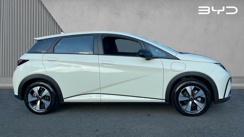 Byd Dolphin Dolphin 70Kw Active 44.9Kwh LG26XRW White #2
