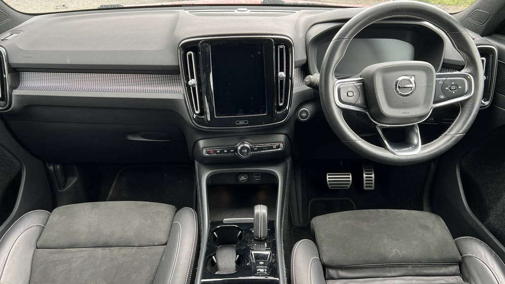 Volvo XC40 Xc40 1.5 T3 163 R Design Geartronic CU21KRK Red #5