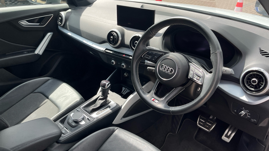 Audi Q2 Q2 35 Tfsi S Line S Tronic GL22WVC White #6