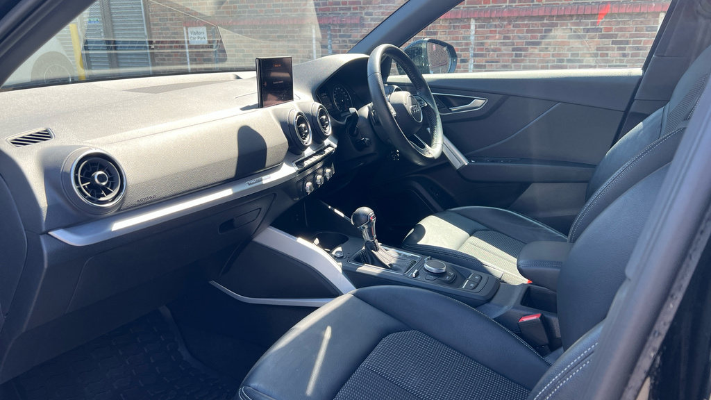 Audi Q2 Q2 35 Tfsi S Line S Tronic Black #2