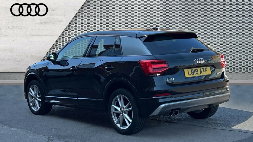 Audi Q2 Q2 35 Tfsi S Line S Tronic Black #3