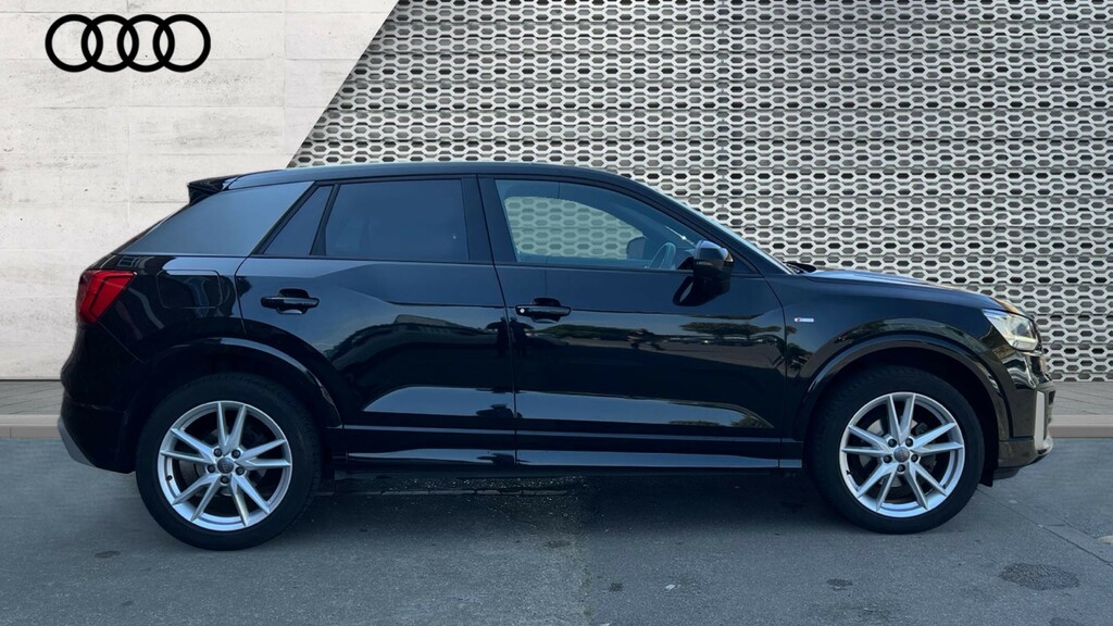 Audi Q2 Q2 35 Tfsi S Line S Tronic Black #4