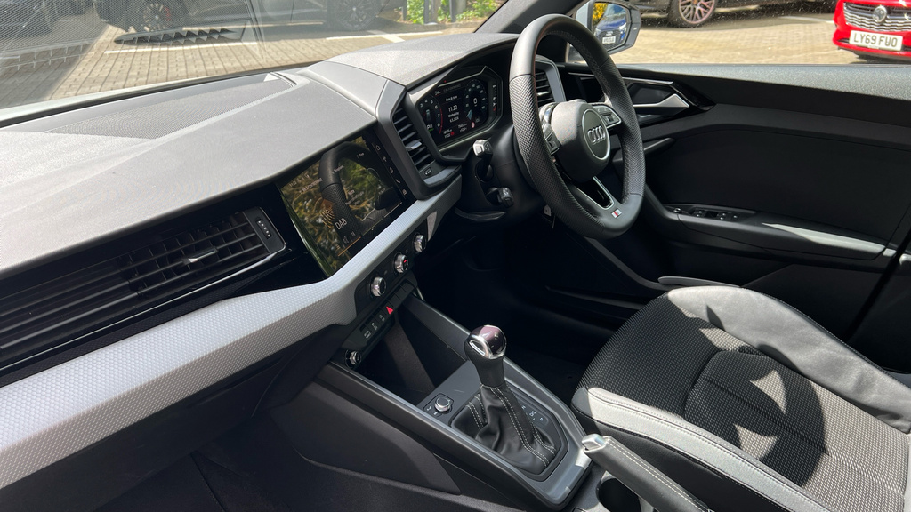 Audi A1 A1 35 Tfsi S Line S Tronic GN74YPZ White #2