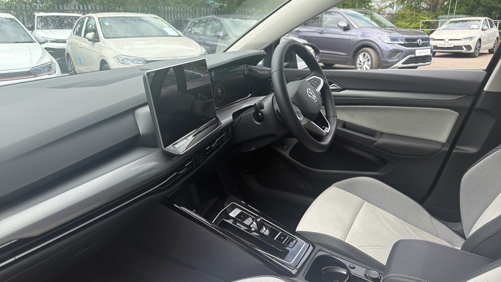 Volkswagen Golf Golf 1.5 Tsi 204 Style Ehybrid Dsg KP25FEH Black #2