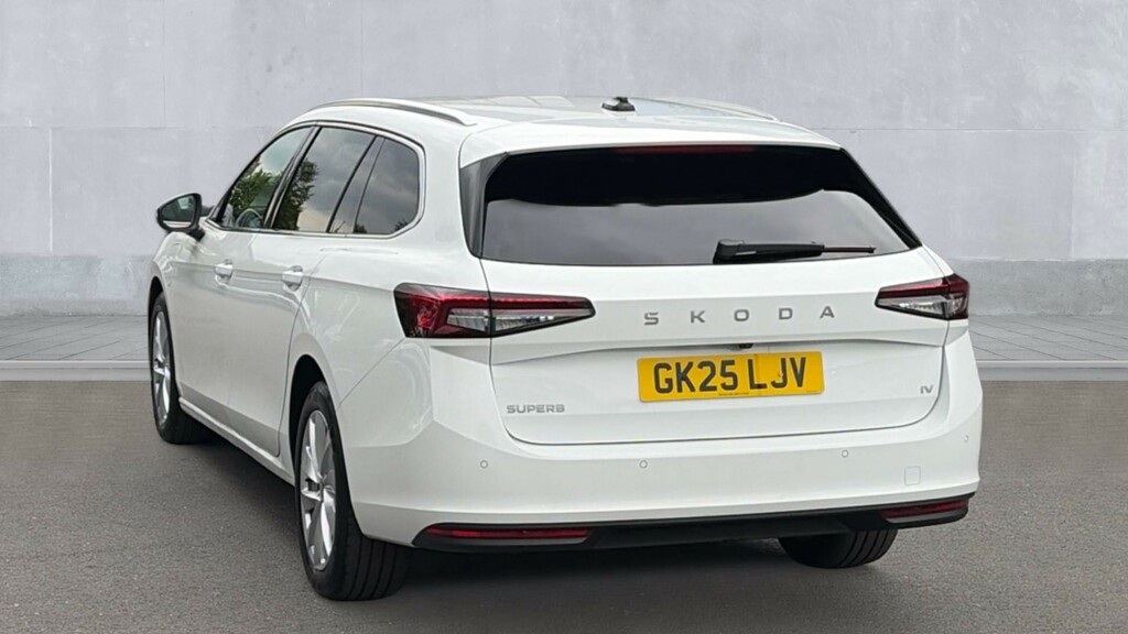 Skoda Superb Superb 1.5 Tsi Iv Se Technology Dsg GK25LJV White #3