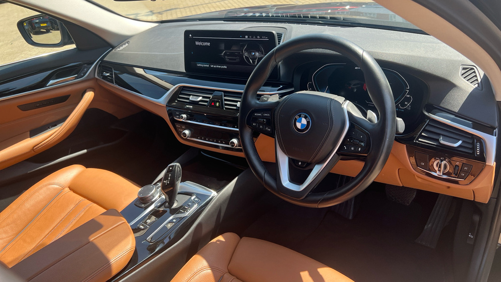 BMW 5 Series 5 Series 530E Se YK23VHS Black #4