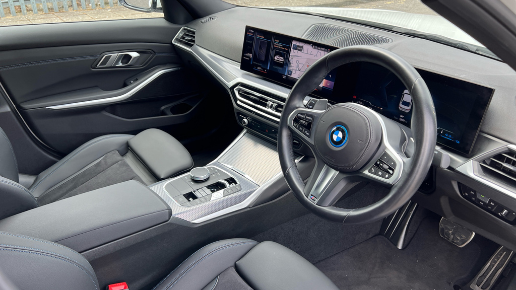 BMW 3 Series 3 Series 330E M Sport Step YK73BYX White #6