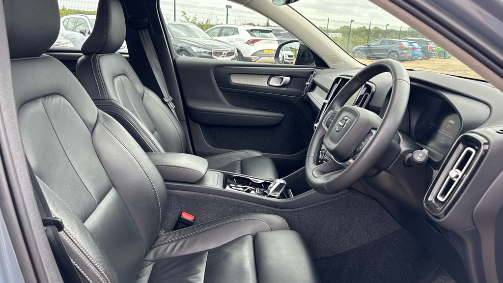Volvo XC40 Xc40 2.0 B4p Plus Dark Awd CK23HGE Grey #6