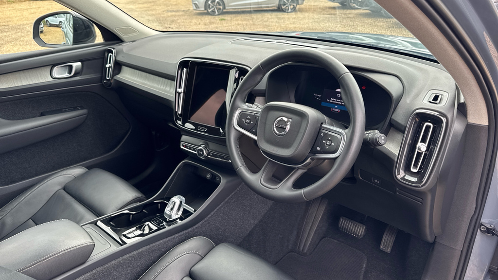 Volvo XC40 Xc40 2.0 B4p Plus Dark Awd CK23HGE Grey #4