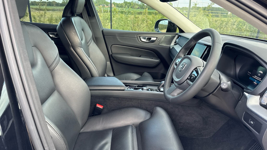 Volvo XC60 Xc60 2.0 B4p Plus Dark Geartronic YS72VVD Black #6