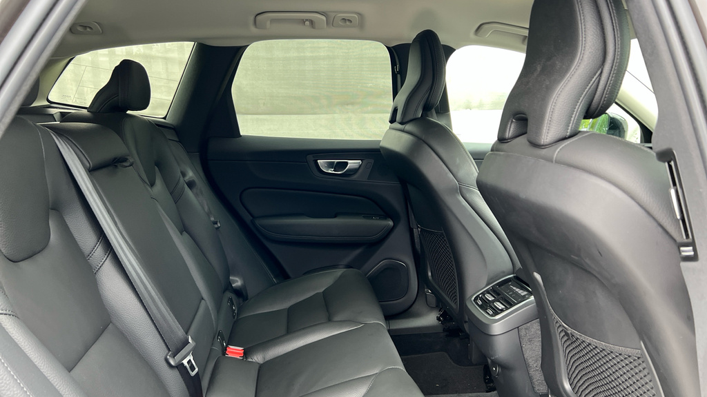 Volvo XC60 Xc60 2.0 B4p Plus Dark Geartronic YS72OHT Grey #6