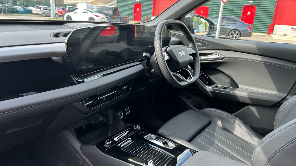 Audi Q6 E-Tron Q6 185Kw 83Kwh S Line Sv WD25GWP Black #2