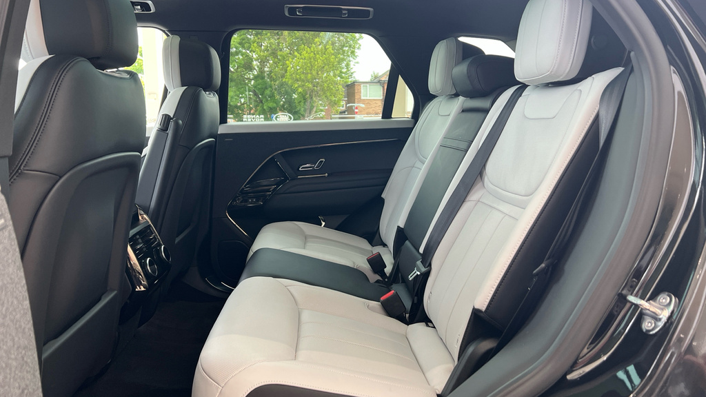 Land Rover Range Rover Sport Range Rover Sport 3.0 D300 Dynamic Se FP75VEM Black #4