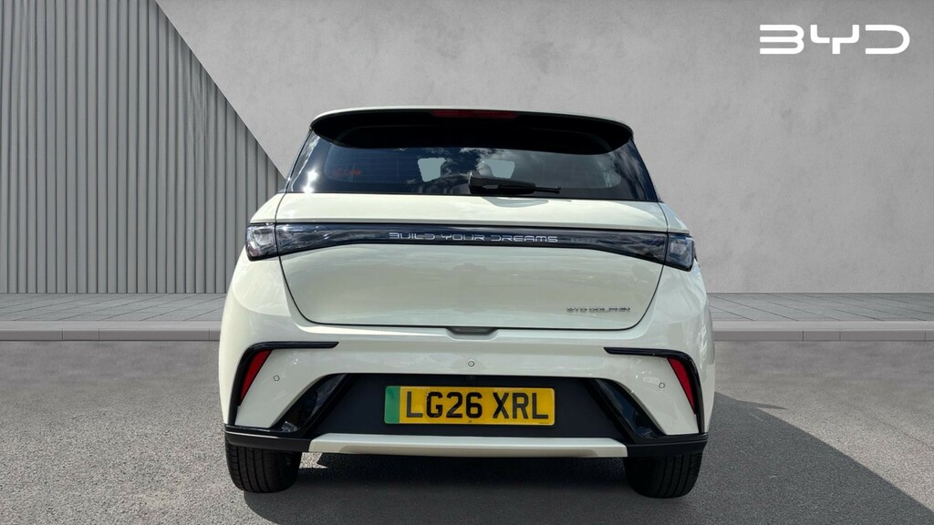 Byd Dolphin Dolphin 70Kw Active 44.9Kwh LG26XRL White #4