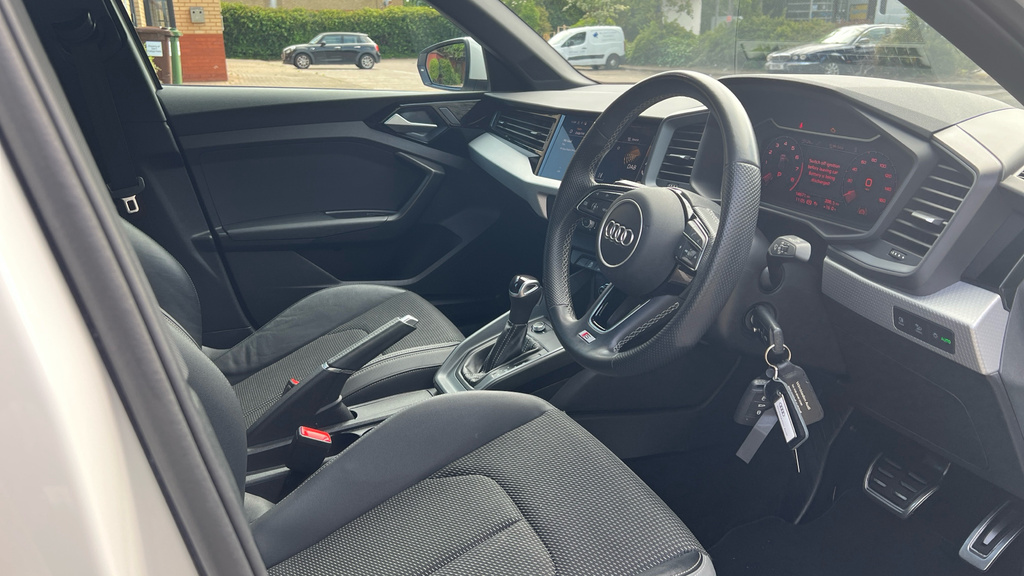 Audi A1 A1 25 Tfsi S Line S Tronic LV72RKX White #6