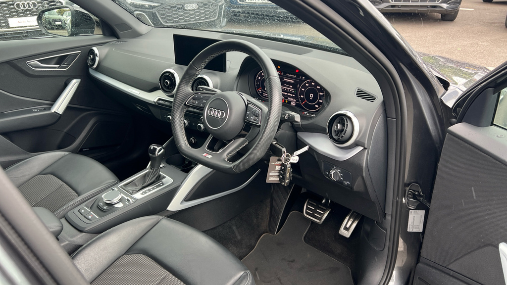 Audi Q2 Q2 35 Tfsi Black Edition S Tronic LV72FTP Grey #6