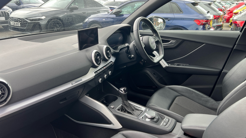 Audi Q2 Q2 35 Tfsi Black Edition S Tronic LV72FTP Grey #2