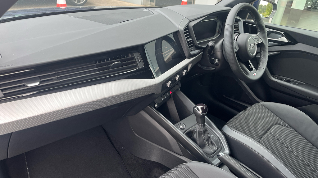 Audi A1 Audi A1 Sportback S Line 35 Tfsi 150 Ps S Tronic LV26XUA Black #2