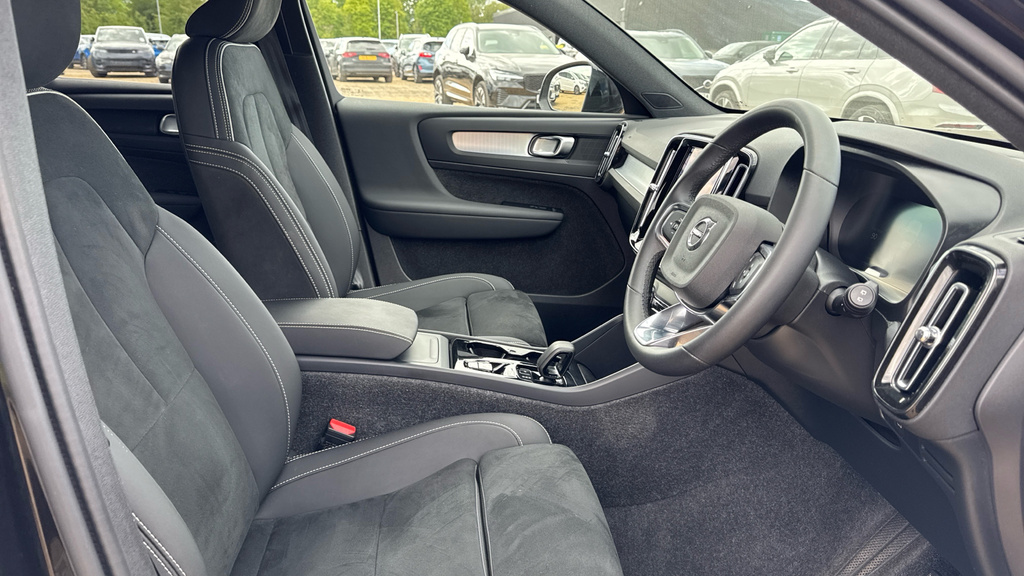 Volvo XC40 Xc40 2.0 B4p Plus Dark RF25PJU Black #6