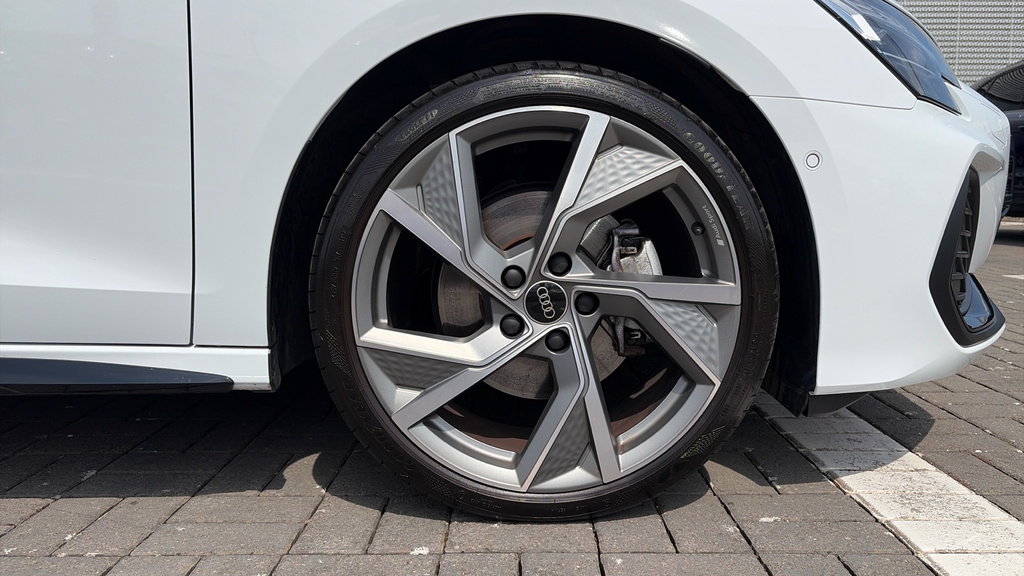 Audi A3 A3 1.5 Tfsi 150 Black Edition S Tronic KJ25GMF White #5