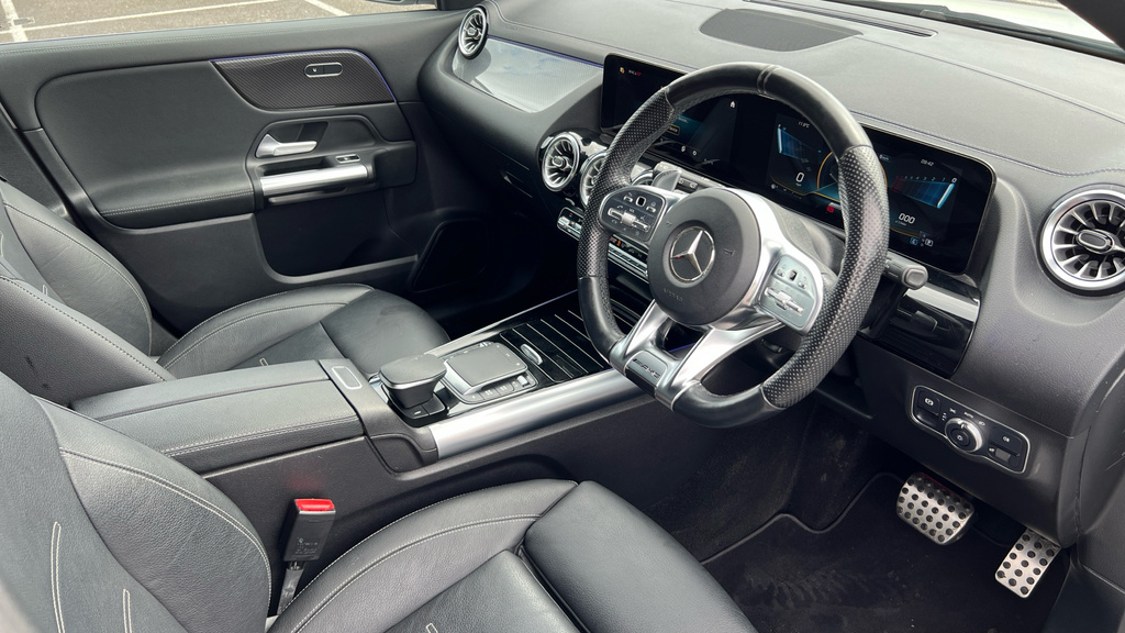 Mercedes-Benz GLA Class Gla 35 4Matic Premium ET22MFF White #3