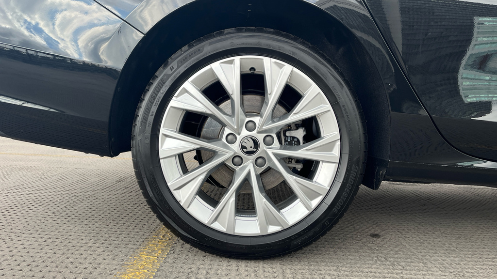 Skoda Superb Superb 1.5 Tsi E-tec Se L Dsg KY26ULX Black #5