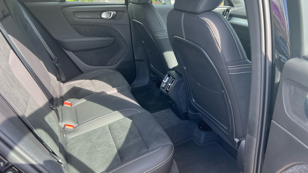 Volvo XC40 Xc40 2.0 B3p Plus Dark FG75OOF Black #6