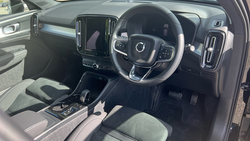 Volvo XC40 Xc40 2.0 B3p Plus Dark FG75OOF Black #4